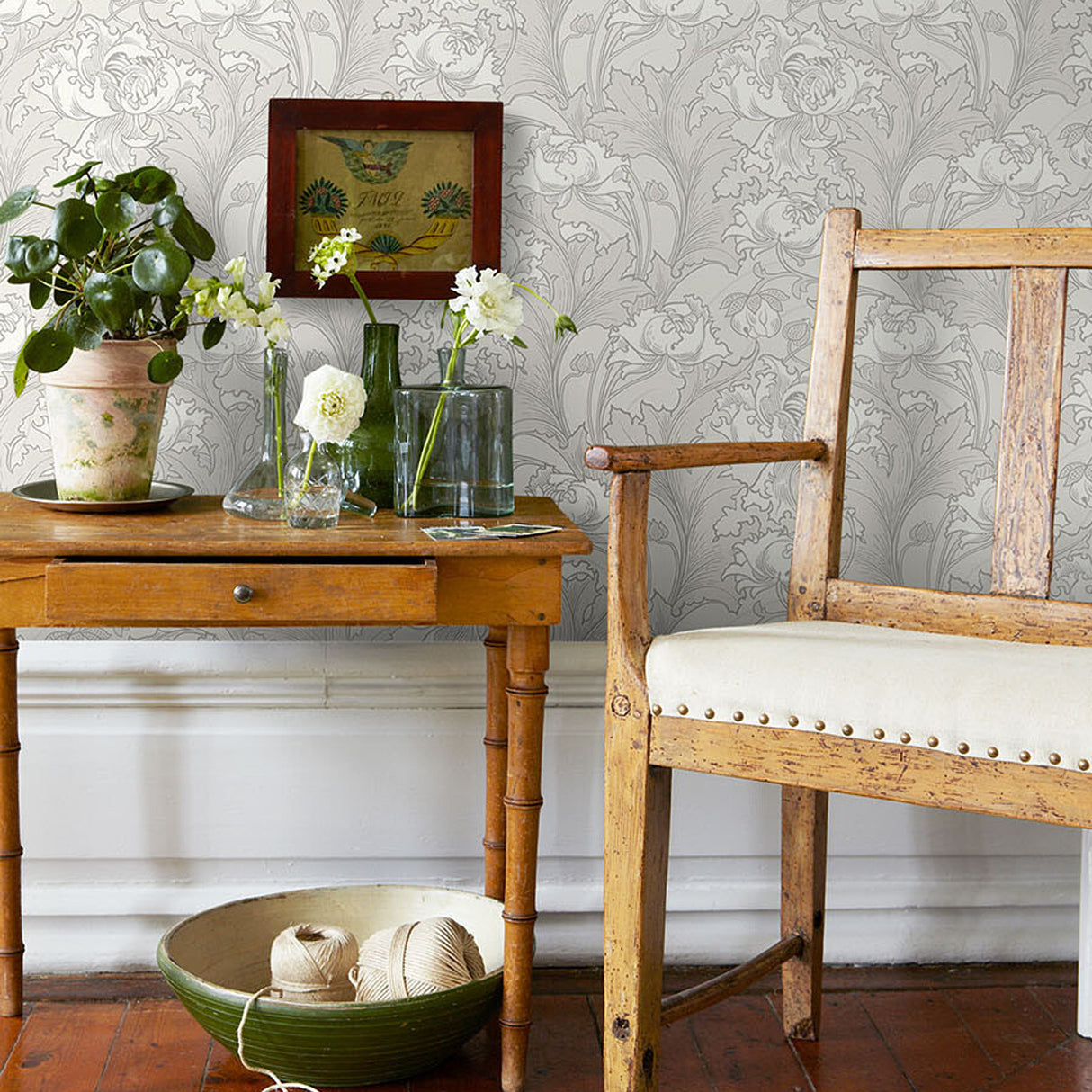 SIRI Grey Floral Wallpaper by Boråstapeter – Schumacher 4540