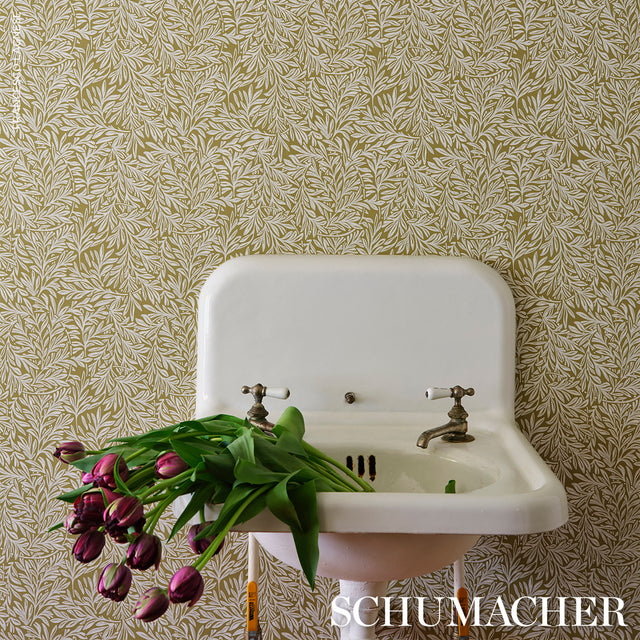 Willow Leaf Moss by Schumacher Botanical Wallpaper – Schumacher 5004137