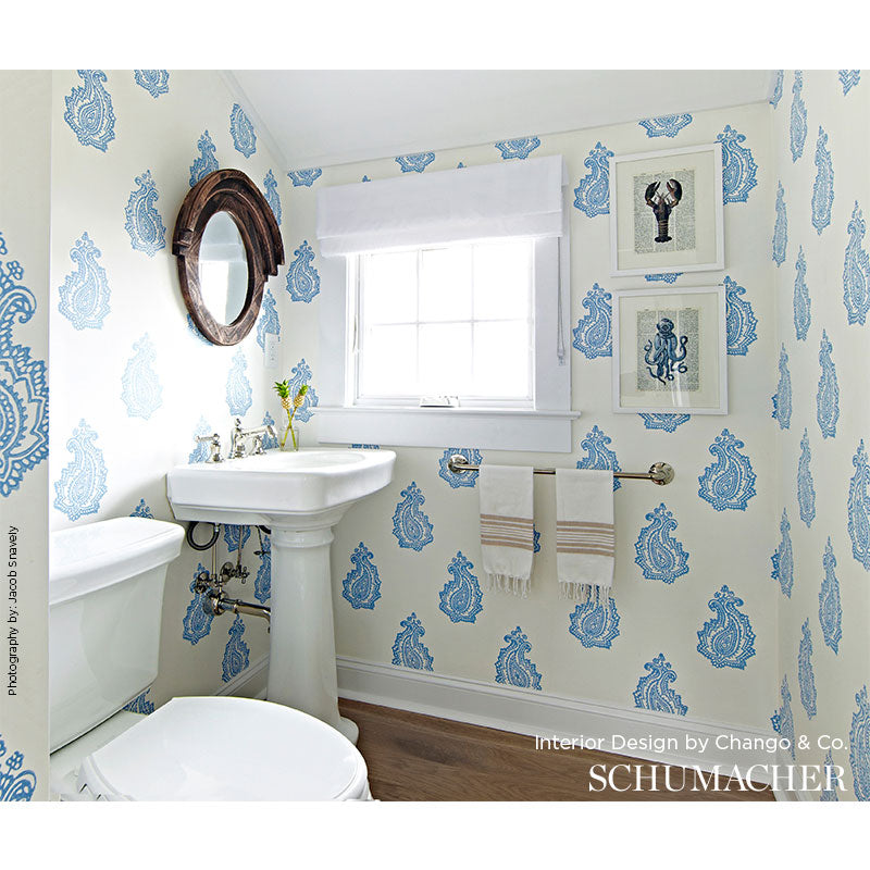 MADRAS PAISLEY Oyster by Schumacher Jaipur Collection Hand Screened Washable Wallpaper – Schumacher 5005300