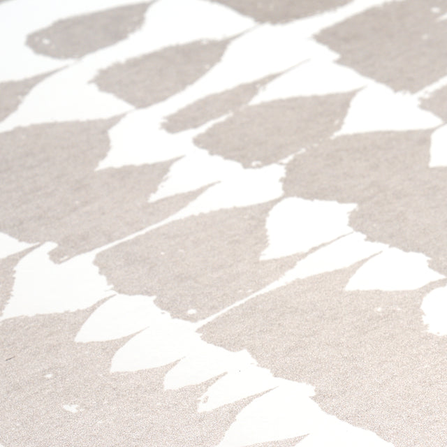 Queen of Spain Warm Silver by Schumacher Painterly Mid-Century Modern Wallpaper – Schumacher 5005880