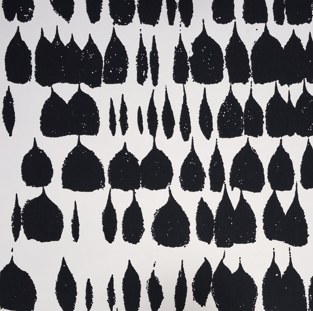 Queen of Spain Black by Schumacher Painterly Abstract Wallpaper – Schumacher 5005881