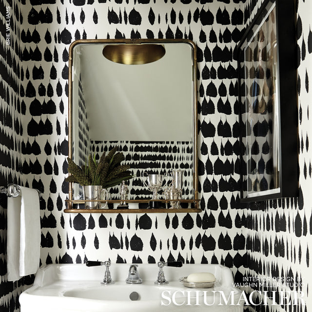 Queen of Spain Black by Schumacher Painterly Abstract Wallpaper – Schumacher 5005881