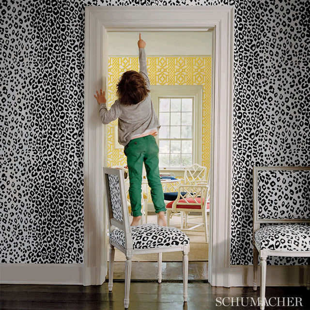 Iconic Leopard Graphite by Schumacher Bold Animal Print Wallpaper – Schumacher 5007012