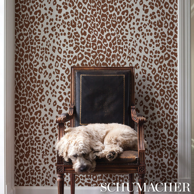 Iconic Leopard Brown by Schumacher Preppy Chic Animal Print Wallpaper – Schumacher 5007018
