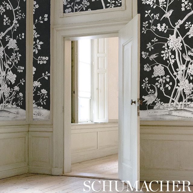 Chinois Palais Panel Noir by Mary McDonald Schumacher – 5007127