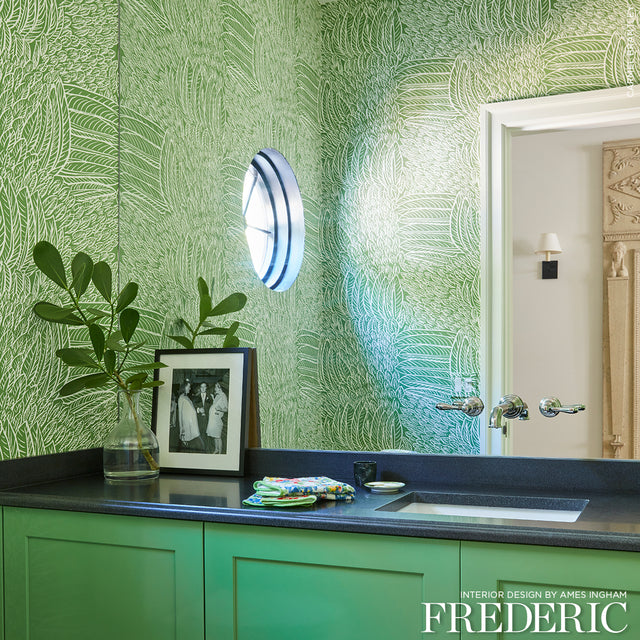 Featherfest Leaf by Schumacher Graphic Green Feather Wallpaper – Schumacher 5007563