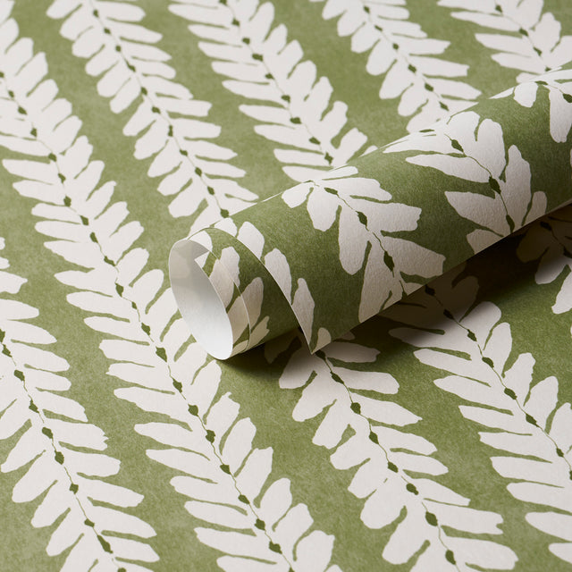 Woodperry Moss by Veere Grenney Modern Botanical Stripe Wallpaper – Schumacher 5008794