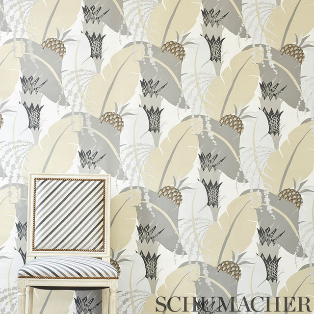 Ananas Neutral Tropical Pineapple Banana Leaf Wallpaper – Schumacher 5009171