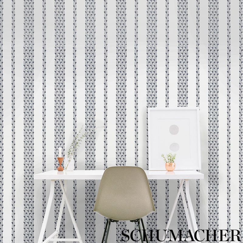 LILLIAN VINE Grey by Schumacher Small-Print Vine Stripe Wallpaper – Schumacher 5009521