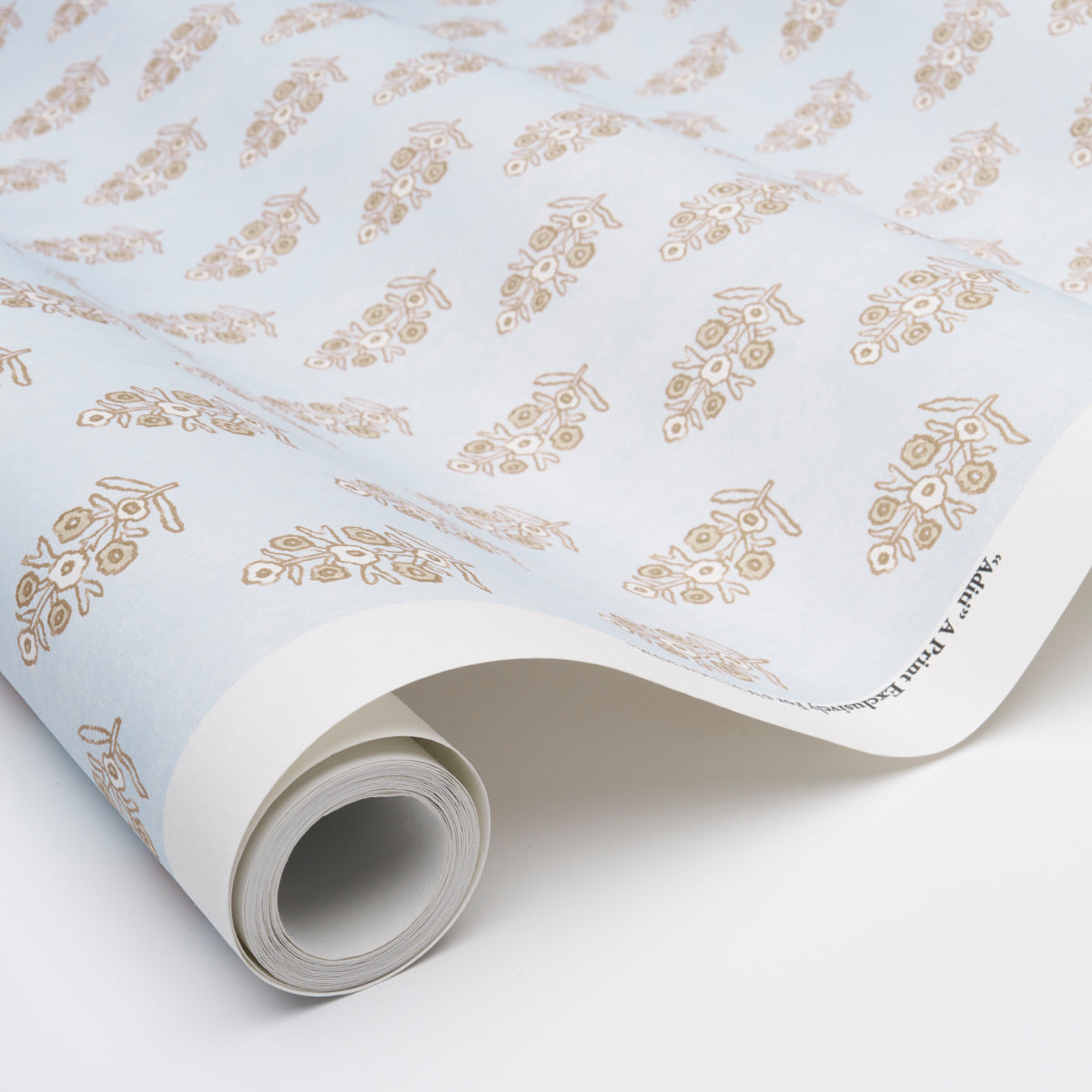 Aditi Sky by Schumacher Petite Stylized Floral Wallpaper – Jacaranda Collection 5011933