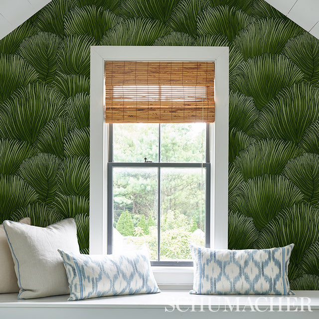 FONDALE Green Botanical Palm Frond Wallpaper – Schumacher 5012652