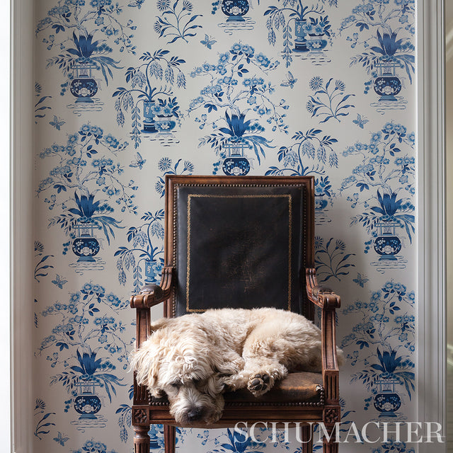Ming Vase Porcelain by Schumacher Chinoiserie Floral Wallpaper – Schumacher 5013580