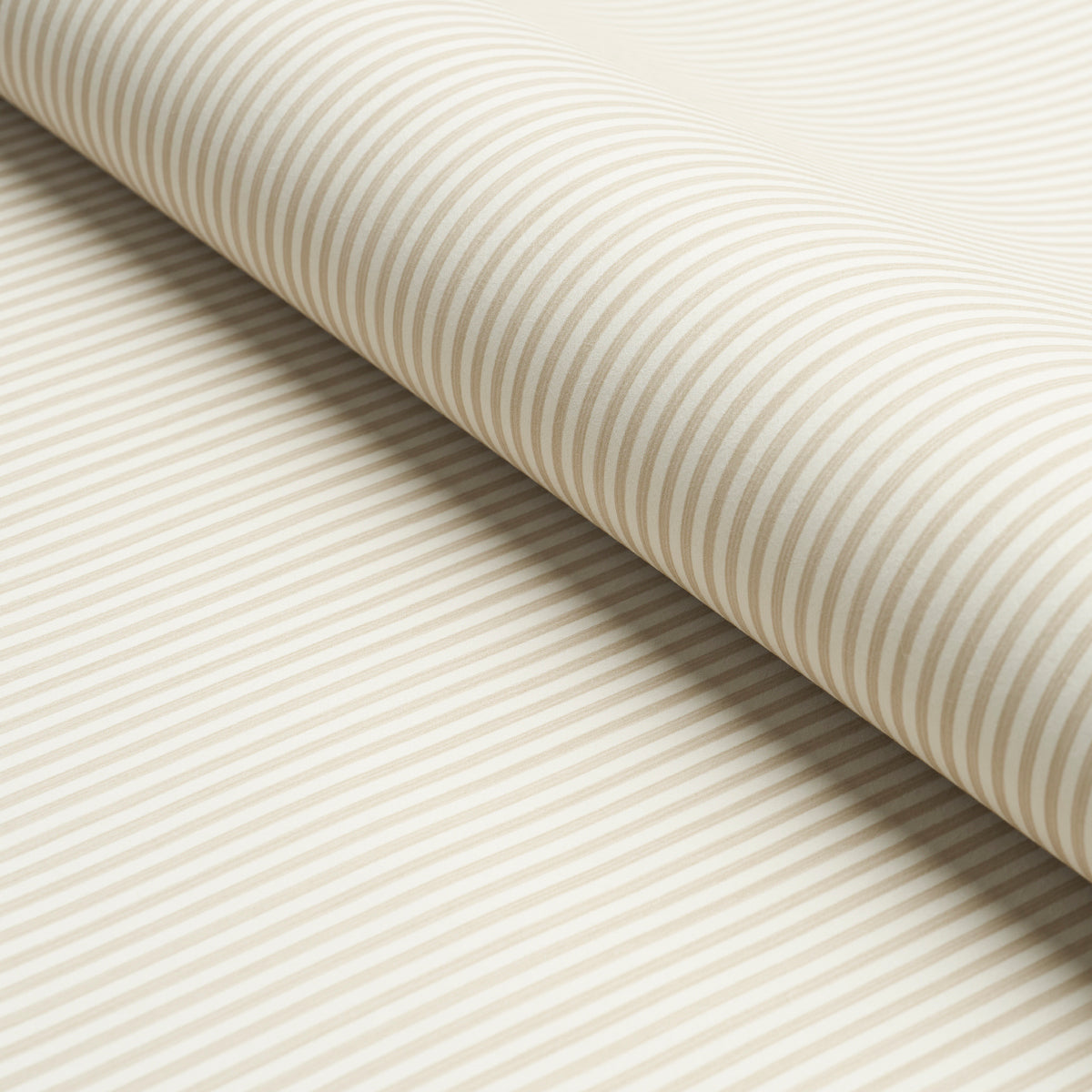 Edwin Stripe Narrow Straw by Schumacher Classic Stripe Wallpaper – Schumacher 5013601