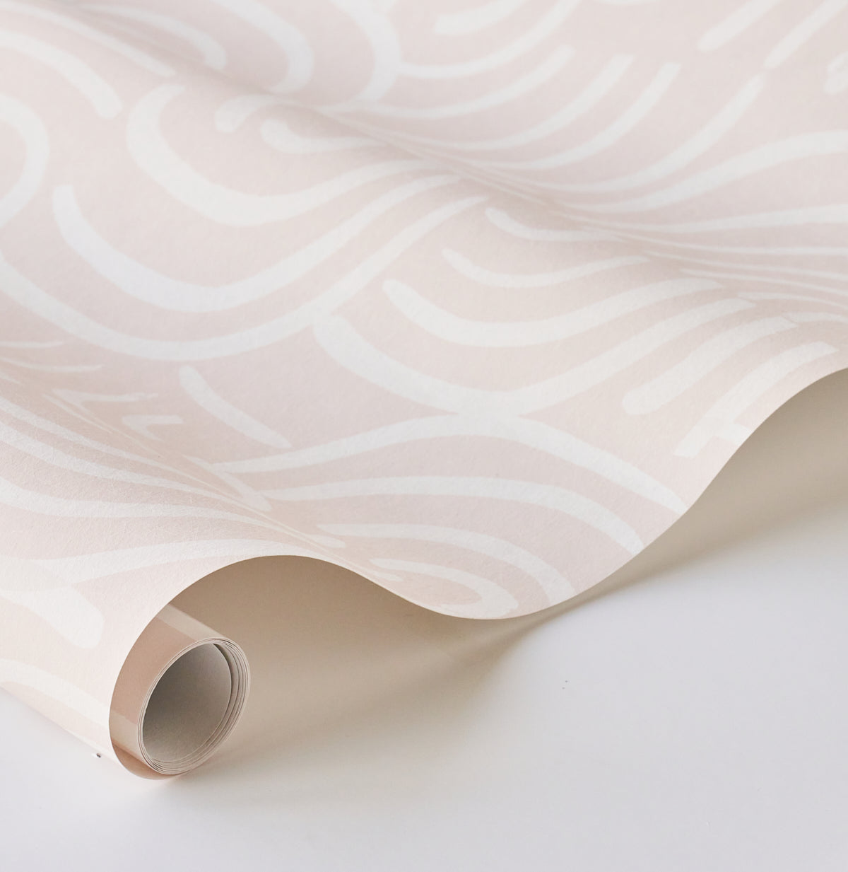 New Beat Light Beige by Backdrop Painterly Concentric Arches Wallpaper – Schumacher 5013693