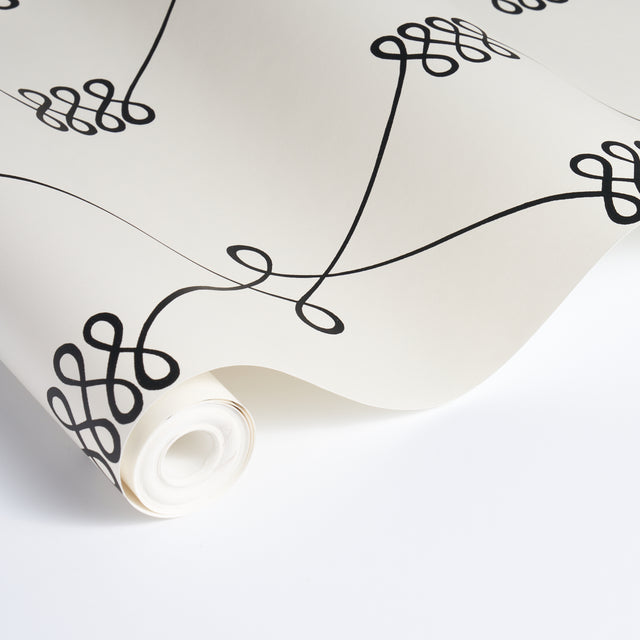 Nicolette Black on Cream Trellis Wallpaper – Schumacher 5013830