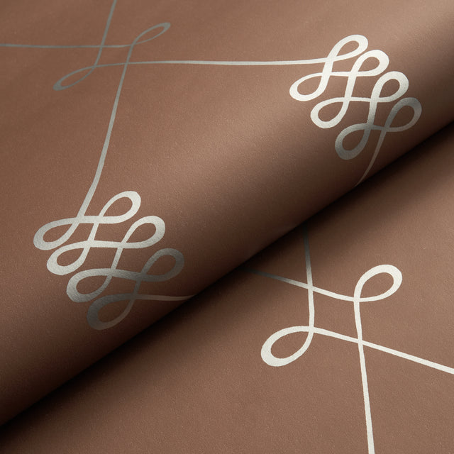 Nicolette Silver on Brown Trellis Wallpaper – Schumacher 5013832