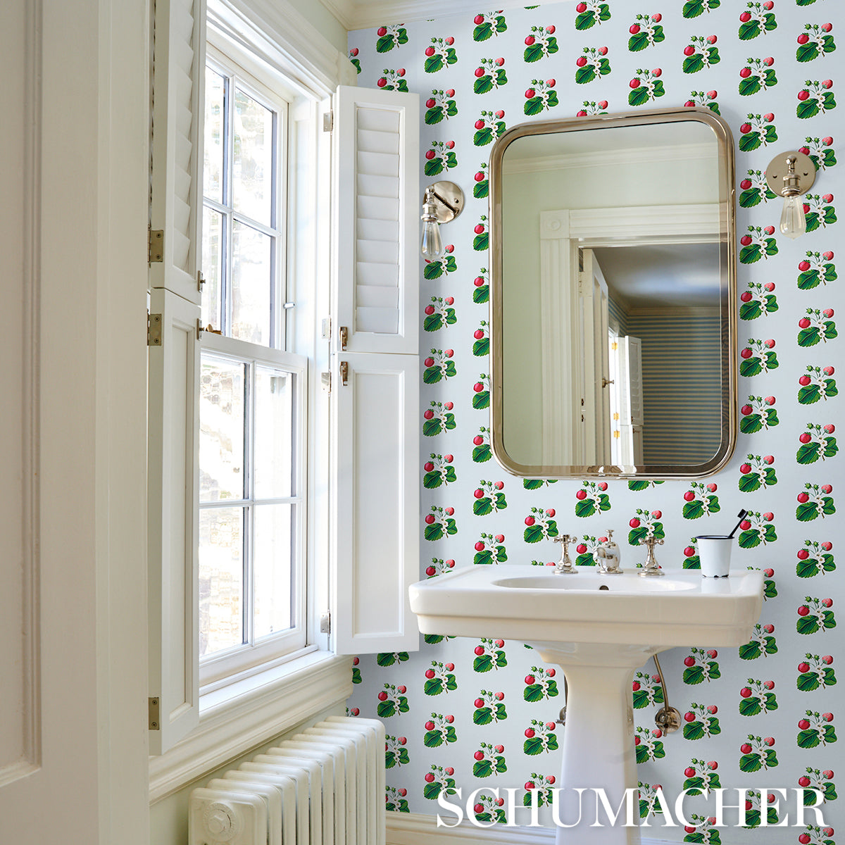 Strawberry Hill Blue by Schumacher Botanical Wallpaper – Johnson Hartig 5014321