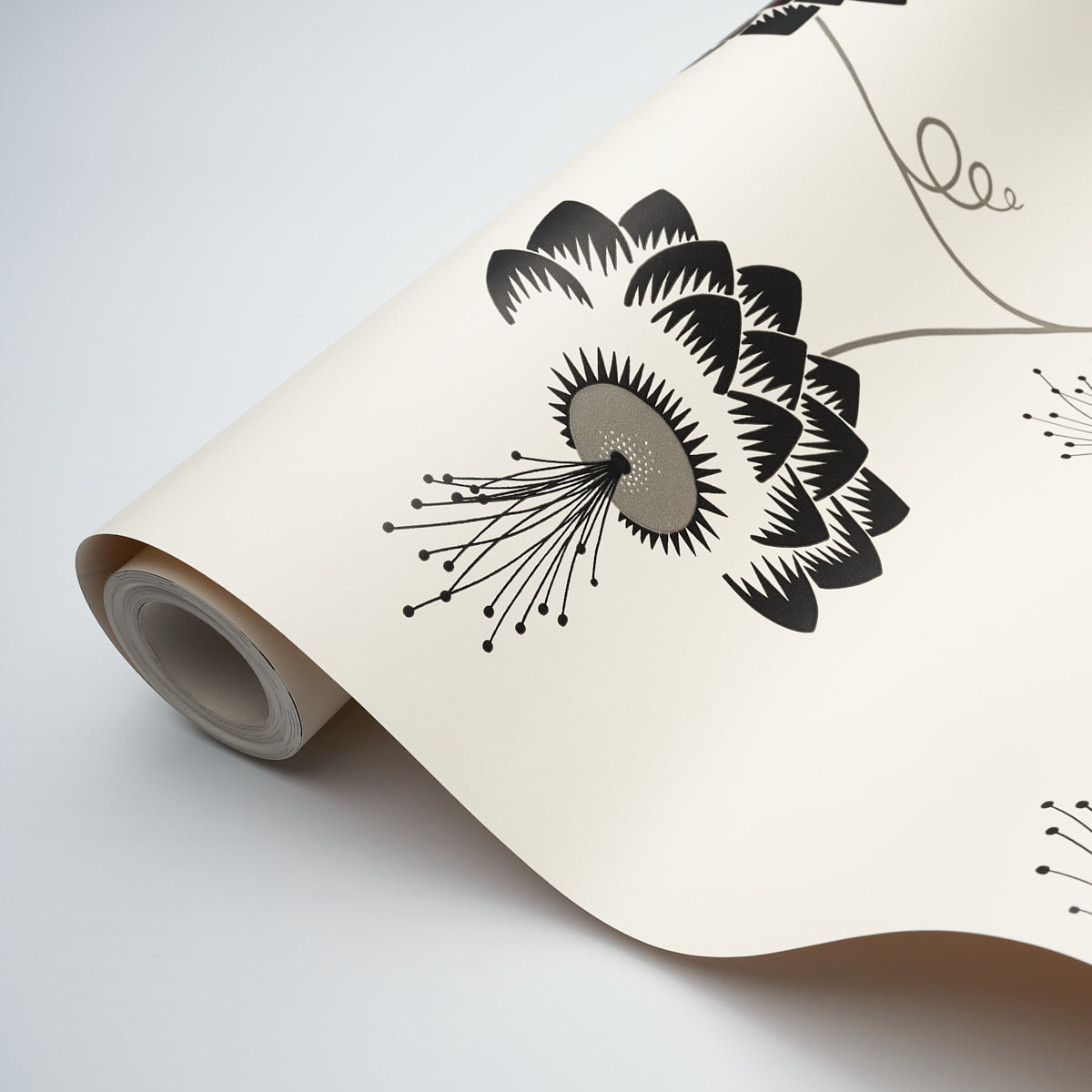 Merlin Black & Cream by Neisha Crosland Modern Art Deco Floral Wallpaper – Schumacher 5015050