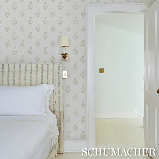 Kerala Paisley II Leaf by Schumacher Jacaranda Collection Green Paisley Wallpaper – Schumacher 5015210