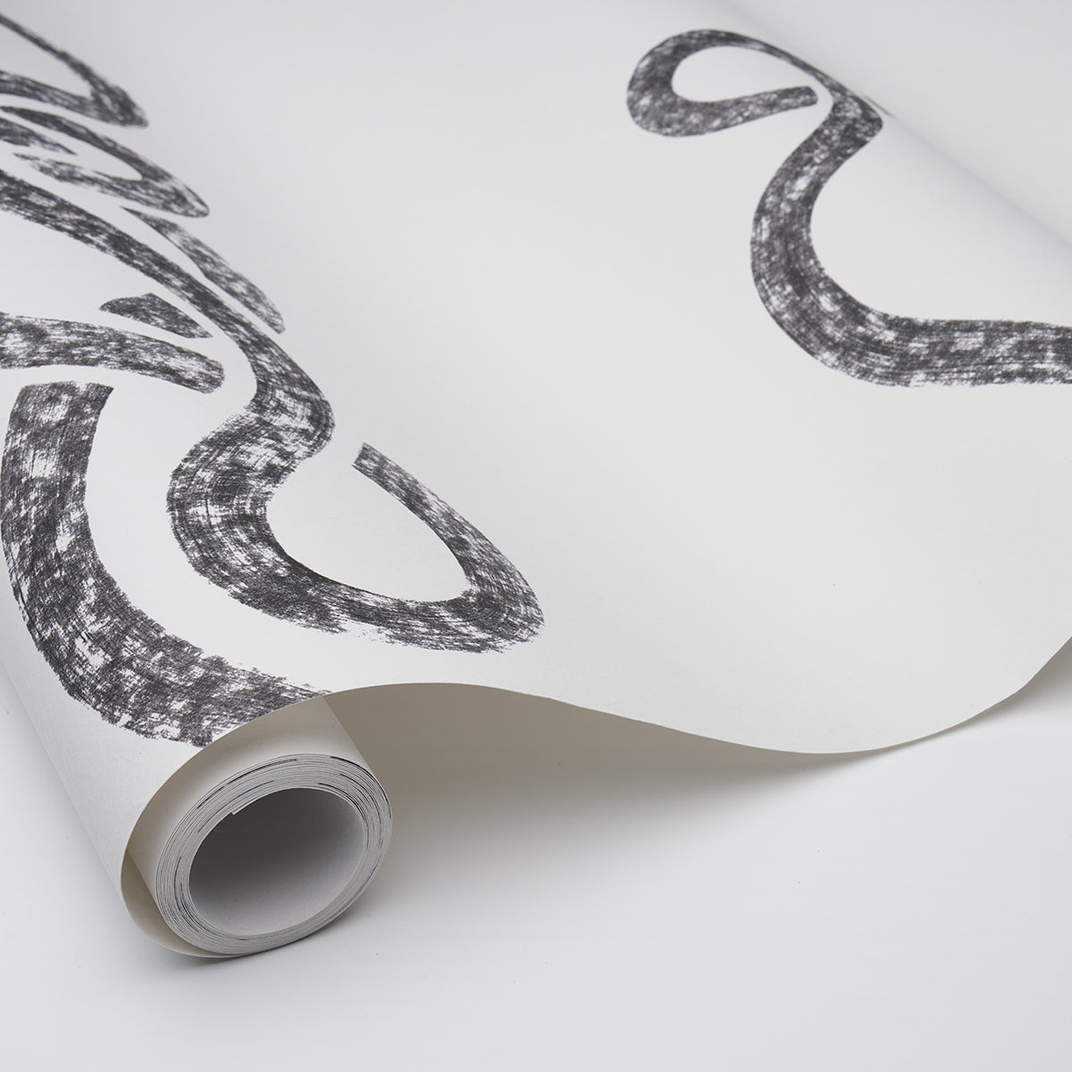 Rhapsody Graphite by Schumacher Large-Scale Calligraphic Stripe Wallpaper – Backdrop Collection 5015300