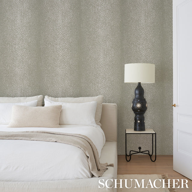 Fickle Texture Kelp by Celerie Kemble Schumacher Wallpaper – Schumacher 5015310