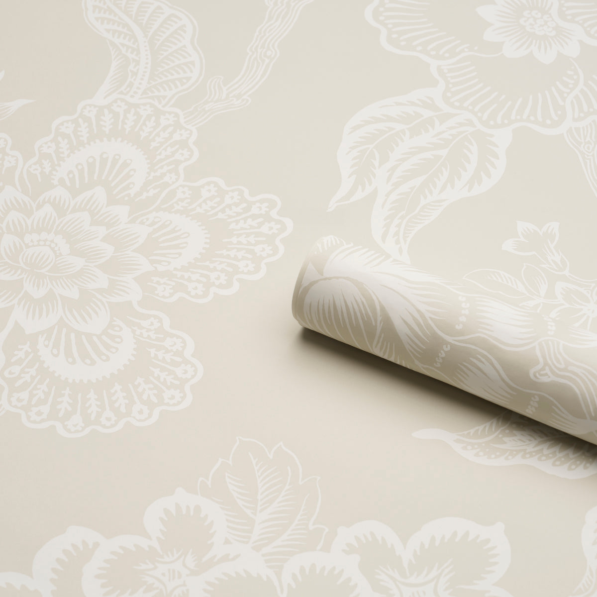 Hothouse Flowers Silhouette Cream by Schumacher – Celerie Kemble Designer Wallpaper 5015320