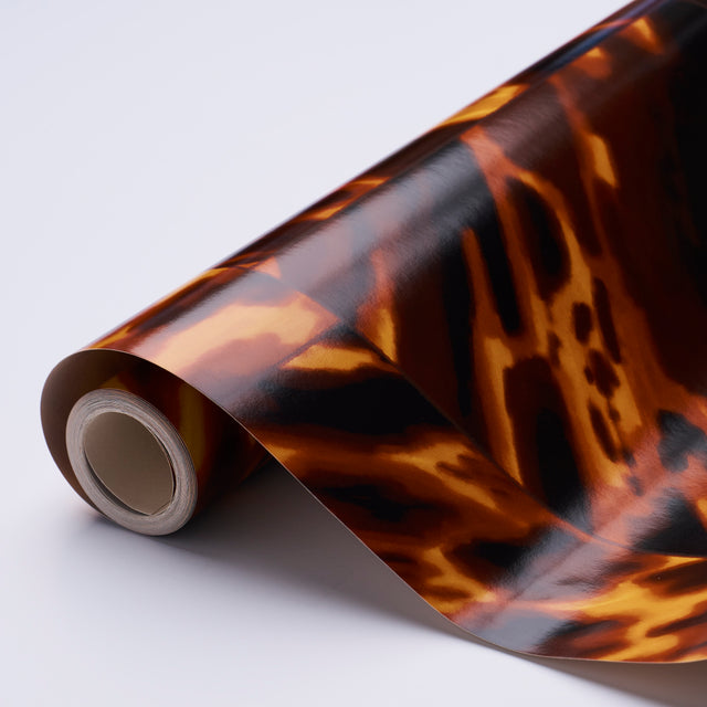 Tortoise Shell Natural by Celerie Kemble Faux Tortoise Wallpaper – Schumacher 5015370