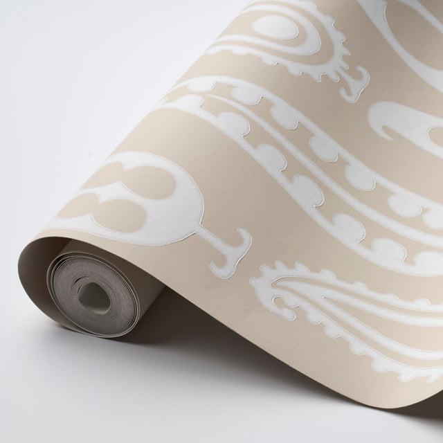 Paisley Peas Natural by Drusus Tabor Modern Paisley Wallpaper – Schumacher 5015382
