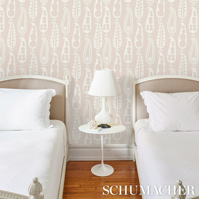 Paisley Peas Natural by Drusus Tabor Modern Paisley Wallpaper – Schumacher 5015382