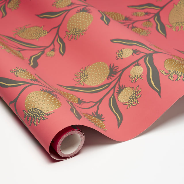 Thistle Vine Red & Gold by Marian McEvoy Botanical Stripe Wallpaper – Schumacher 5015480