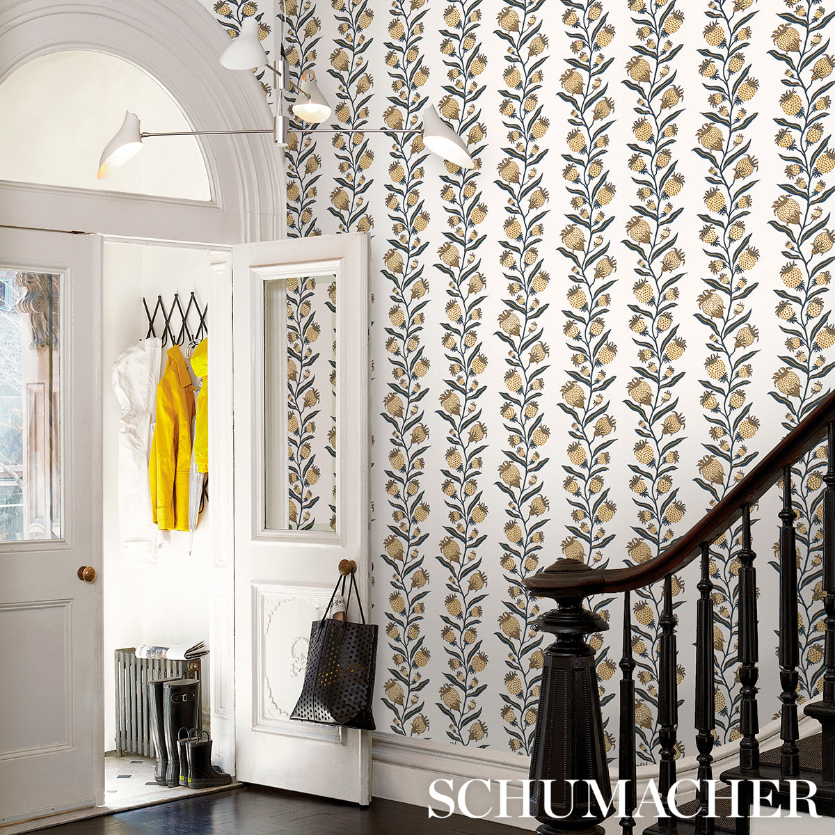Thistle Vine Black & Gold by Marian McEvoy Botanical Stripe Wallpaper – Schumacher 5015481