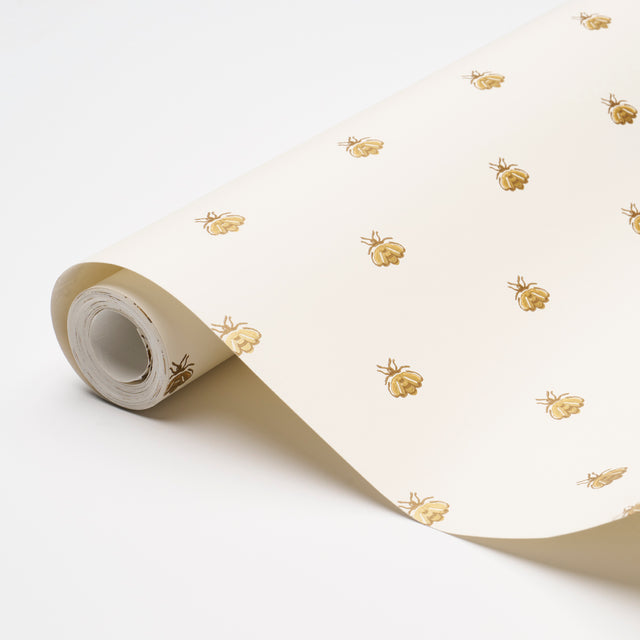 Hubert's Bees White & Gold by Schumacher Metallic Bee Motif Wallpaper – Schumacher 5015530