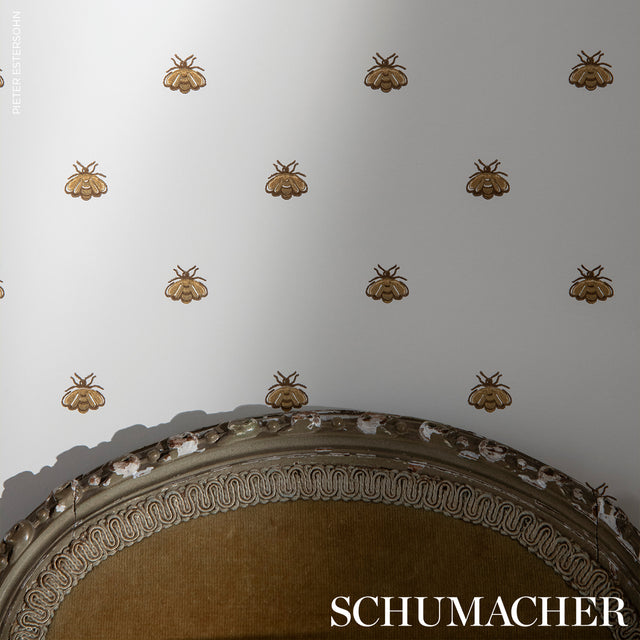 Hubert's Bees White & Gold by Schumacher Metallic Bee Motif Wallpaper – Schumacher 5015530