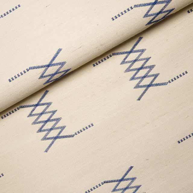 Kin Sisal Embroidery Ink on Ivory by Schumacher Modern Hand-Stitched Sisal Wallpaper – Schumacher 5015781