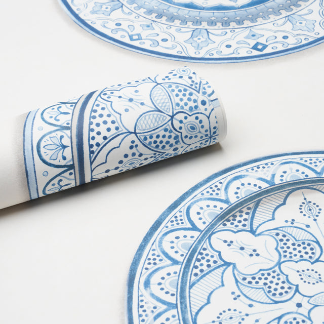 Montecito Porcelain Indigo by Mark D. Sikes Blue and White Plate Wallpaper – Schumacher 5015840
