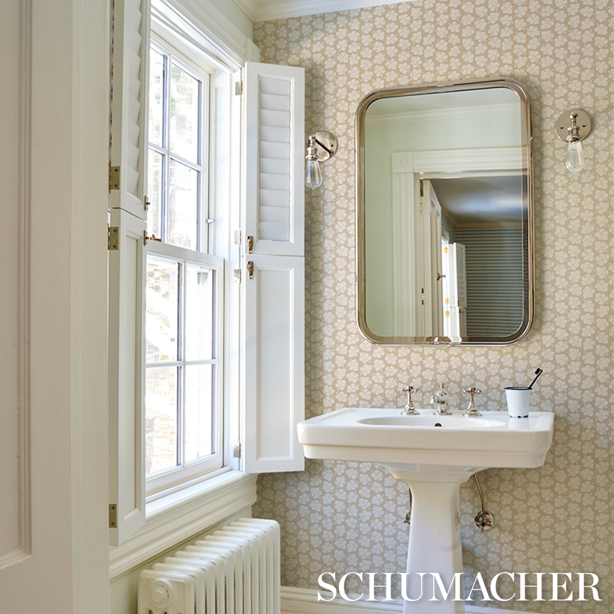 Olive Neutral by Rita Konig Small-Scale Leaf Motif Wallpaper – Schumacher 5015921