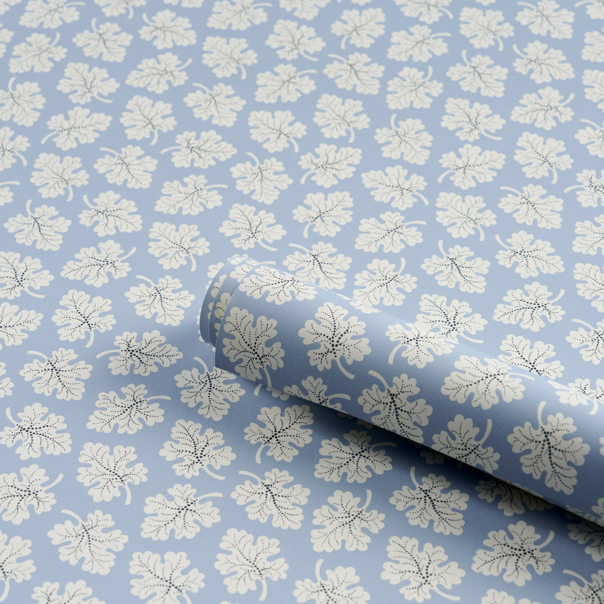 Olive Sky by Rita Konig Small-Scale Leaf Motif Wallpaper – Schumacher 5015922