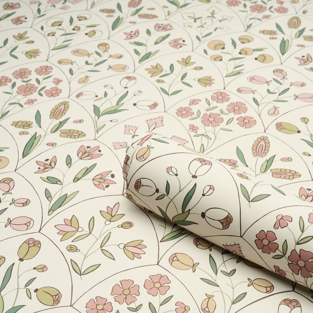 Frances Scallop Floral Petal by Schumacher Pink Floral Wallpaper – Schumacher 5015960