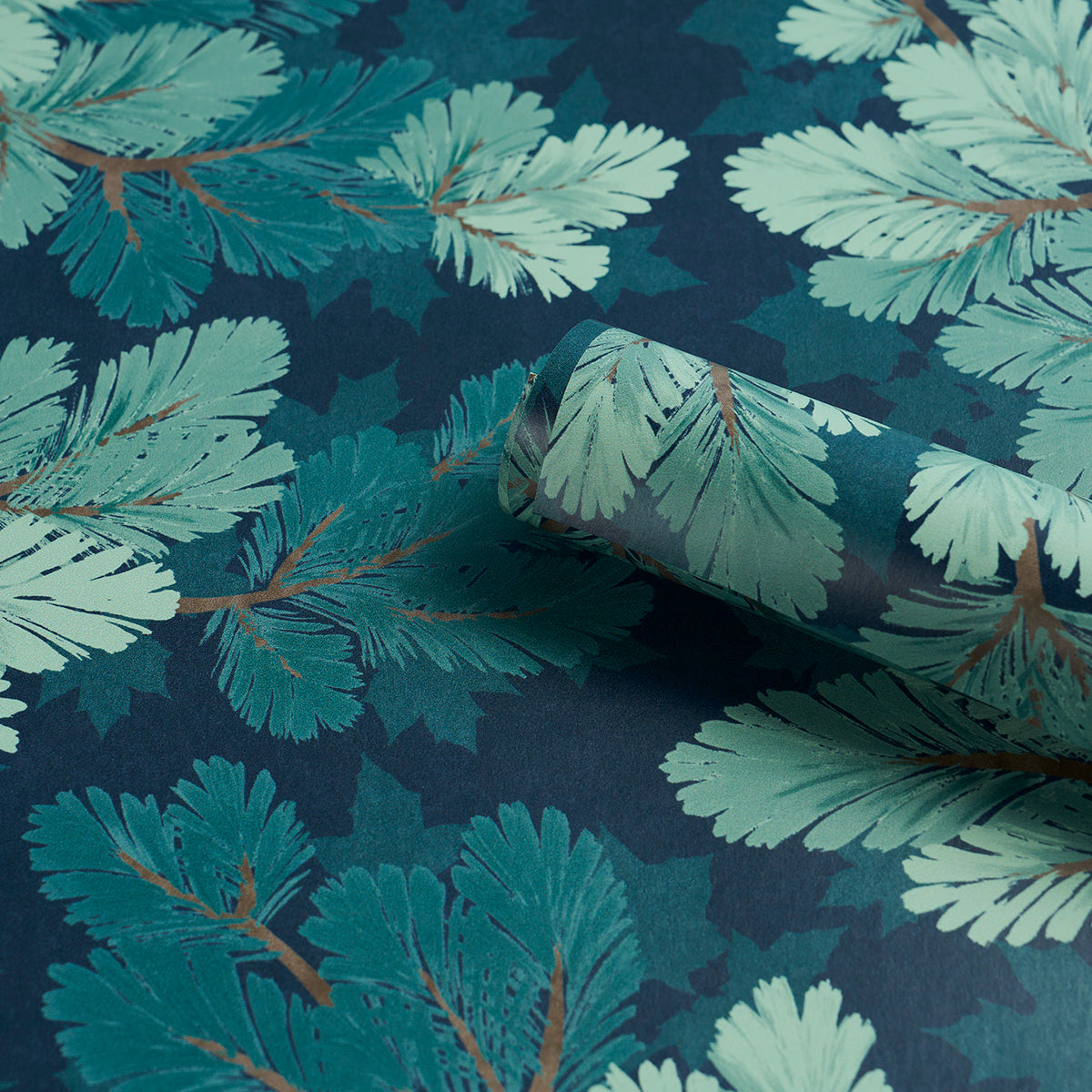 Covey Hedge Midnight by Schumacher Botanical Wallpaper – 5016070