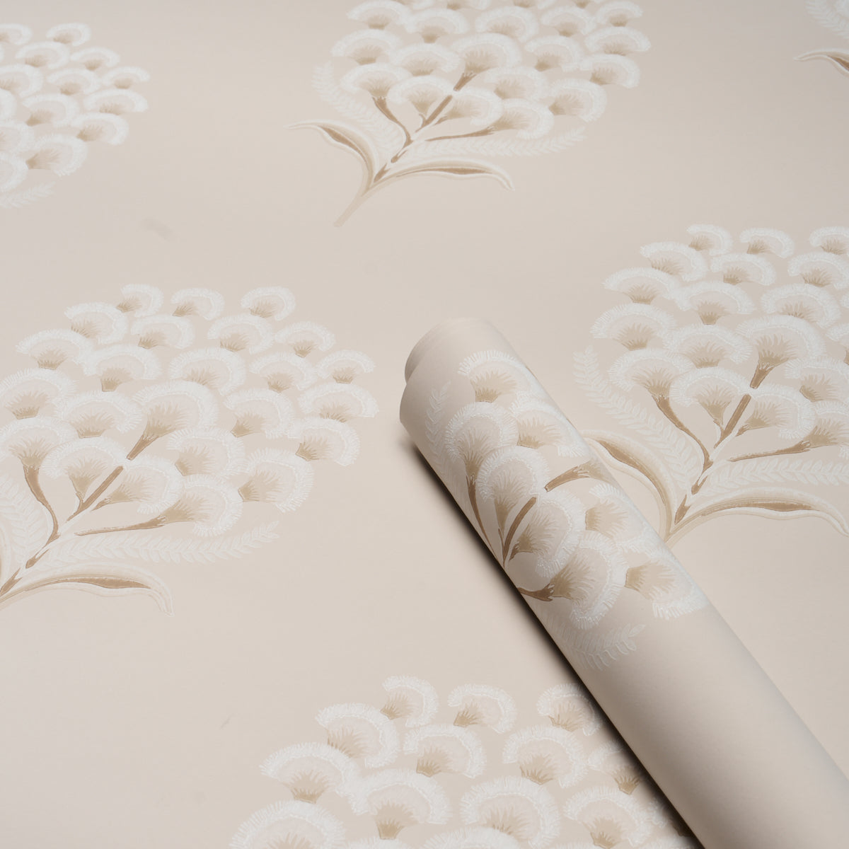 Aurelia Limestone by Schumacher Large-Scale Botanical Wallpaper – Schumacher 5016340