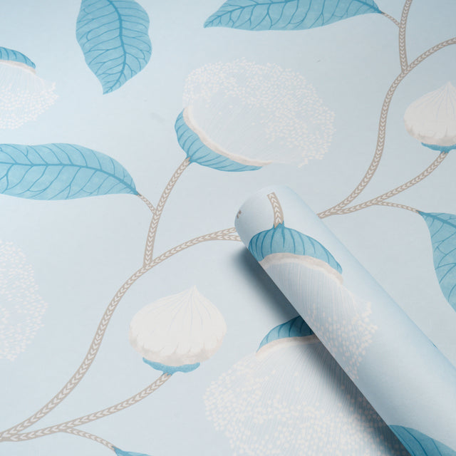 Celinda Sky Floral Wallpaper by Schumacher – 5016361