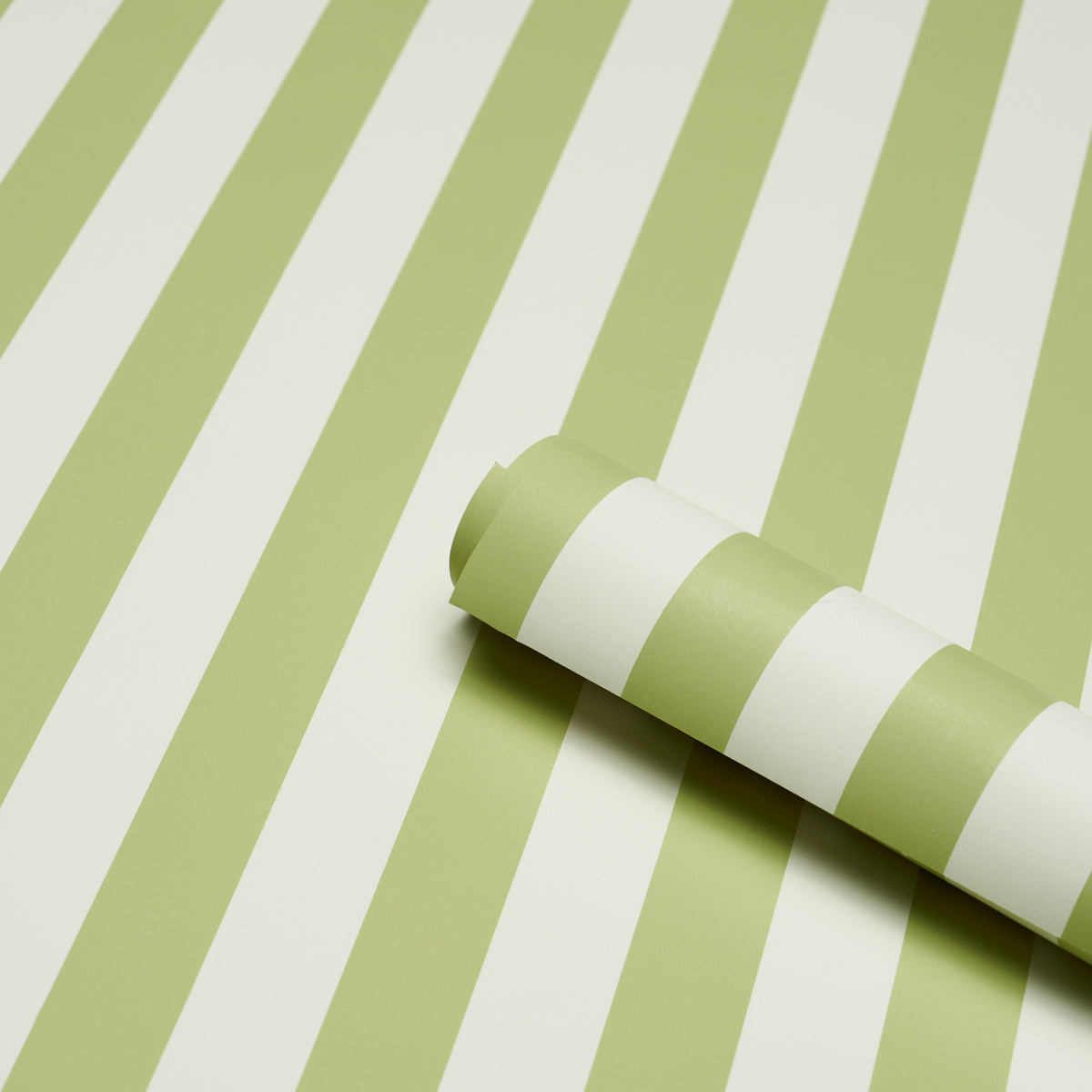 Emma Stripe Leaf by Schumacher Classic Green and White Stripe Wallpaper – Schumacher 5017215