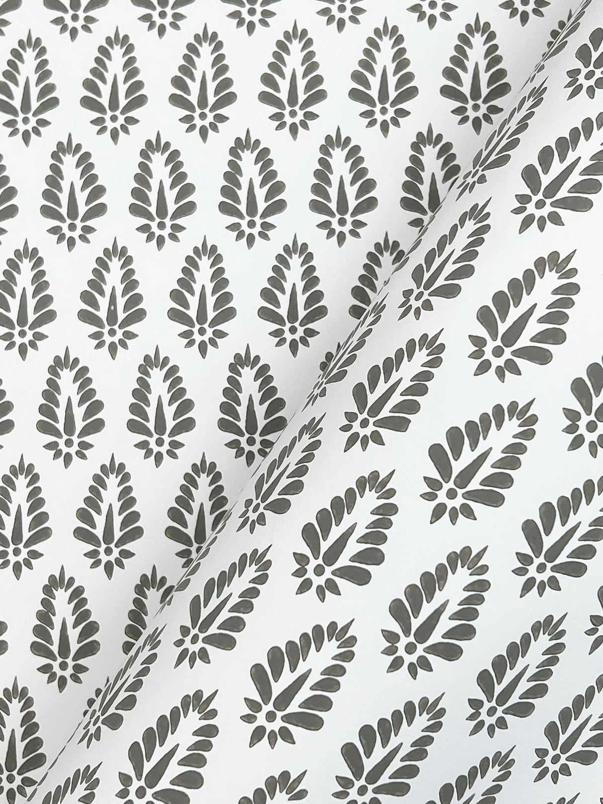 Mehndi Onyx by York Wallcoverings Small Prints Wallpaper- York Wallcoverings MT5608