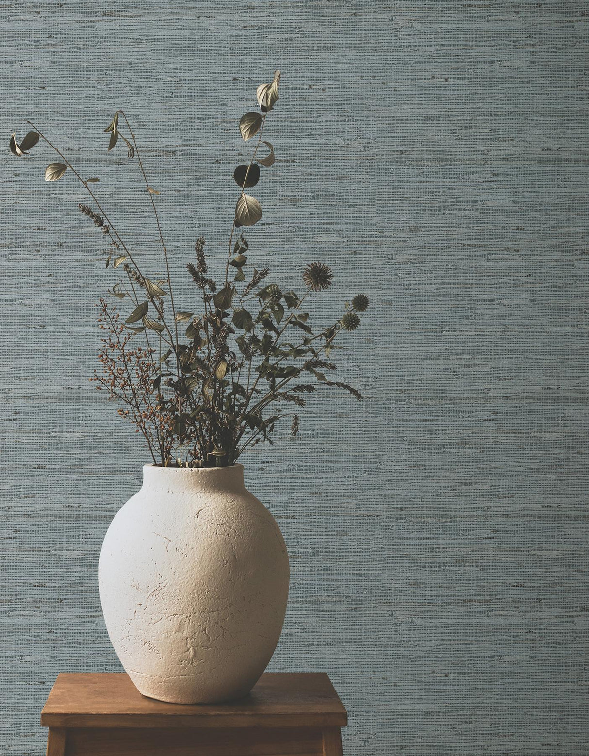 Oceanside Grass Grey Mist by Ronald Redding Grasscloth Wallpaper – York Designer Series YGL7007