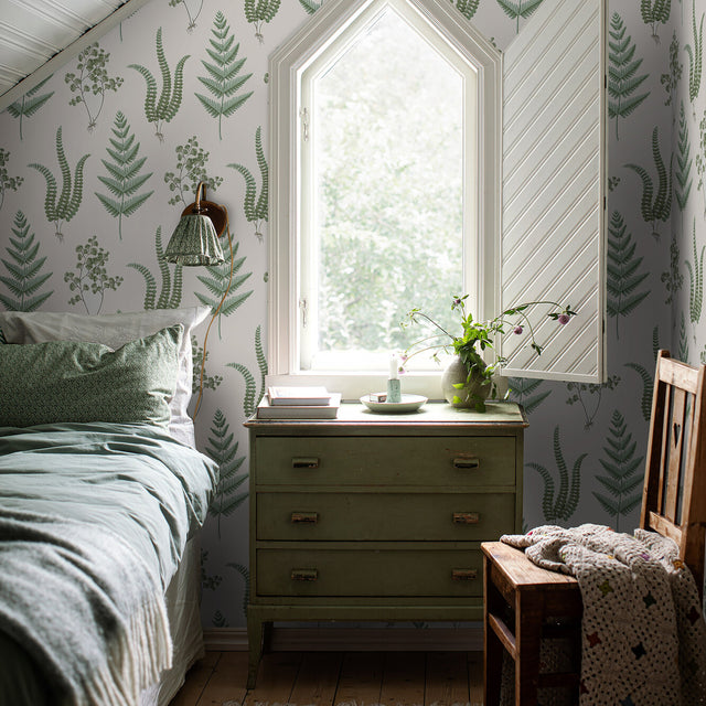 Herba Leaf by Boråstapeter Botanical Fern Wallpaper – Schumacher 7657