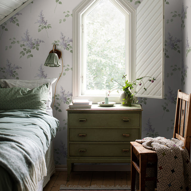 Lilacs Lilac by Boråstapeter Classic Floral Wallpaper – Schumacher 7668