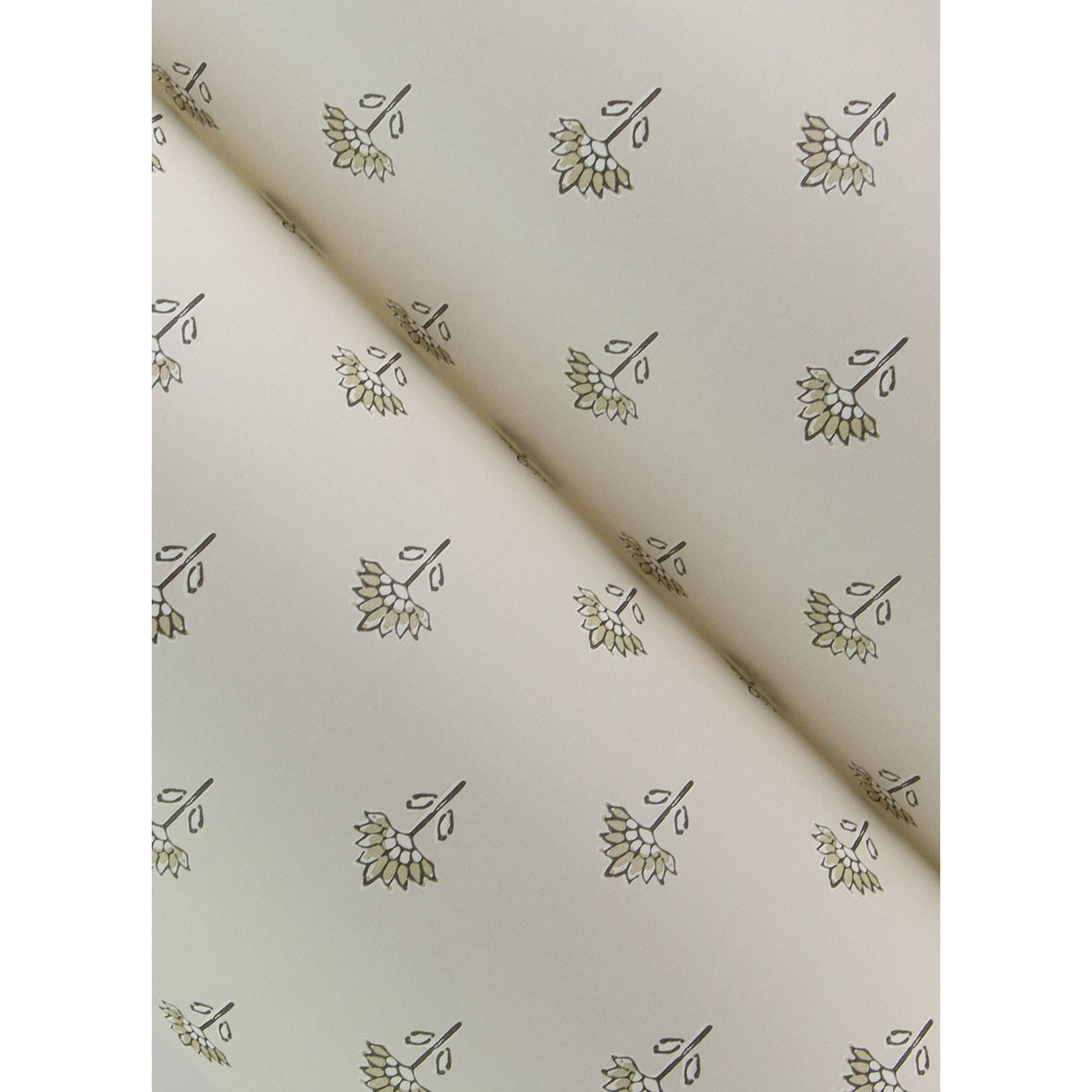 Surdiva Ivory by Chesapeake Floral Fan Wallpaper- Brewster Home Fashions 4148-27457