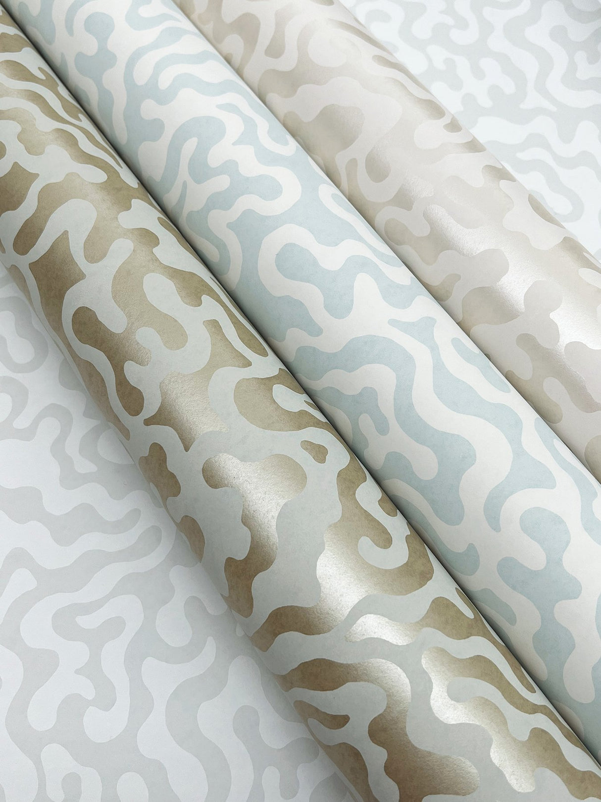 Nebulous Cloud Almond & Metallic Wallpaper with Modern Geometric Motif - York AG2021