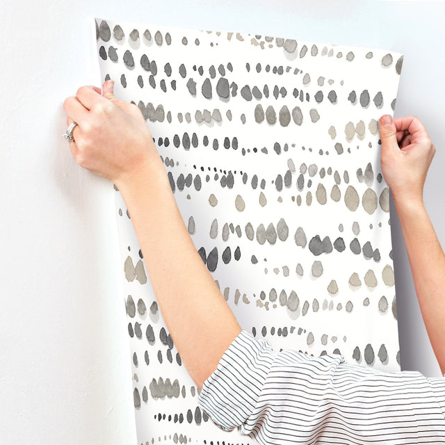 Dewdrops Black & Taupe Wallpaper with Bohemian Modern Pattern - York AG2046