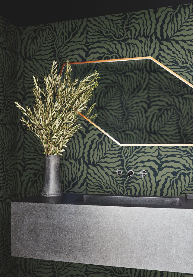 Fern Fronds Black & Green Wallpaper with Botanical Modern Pattern - York AG2061